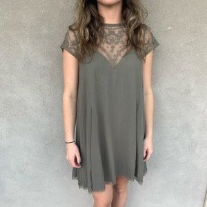 Green lace dress | M
